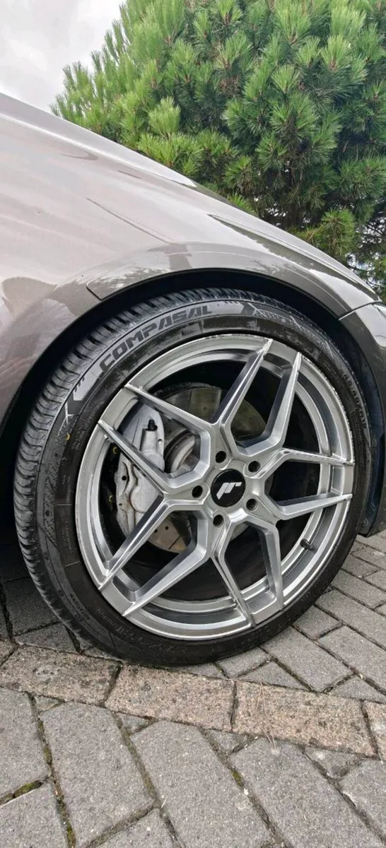 BMW ActiveHybrid 3, 335i - Image 5