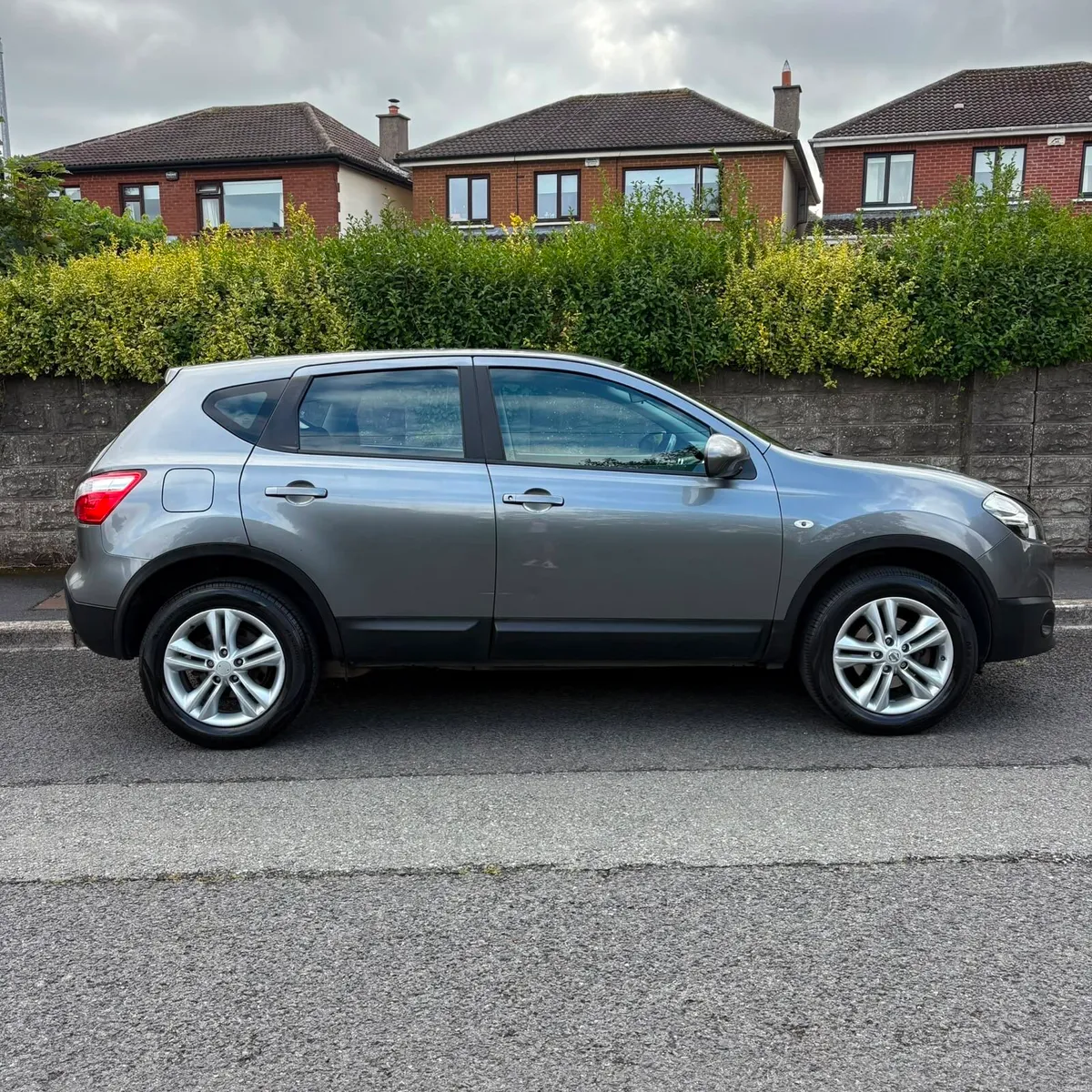 NISSAN QASHQAI NEW NCT 02/27 - Image 3