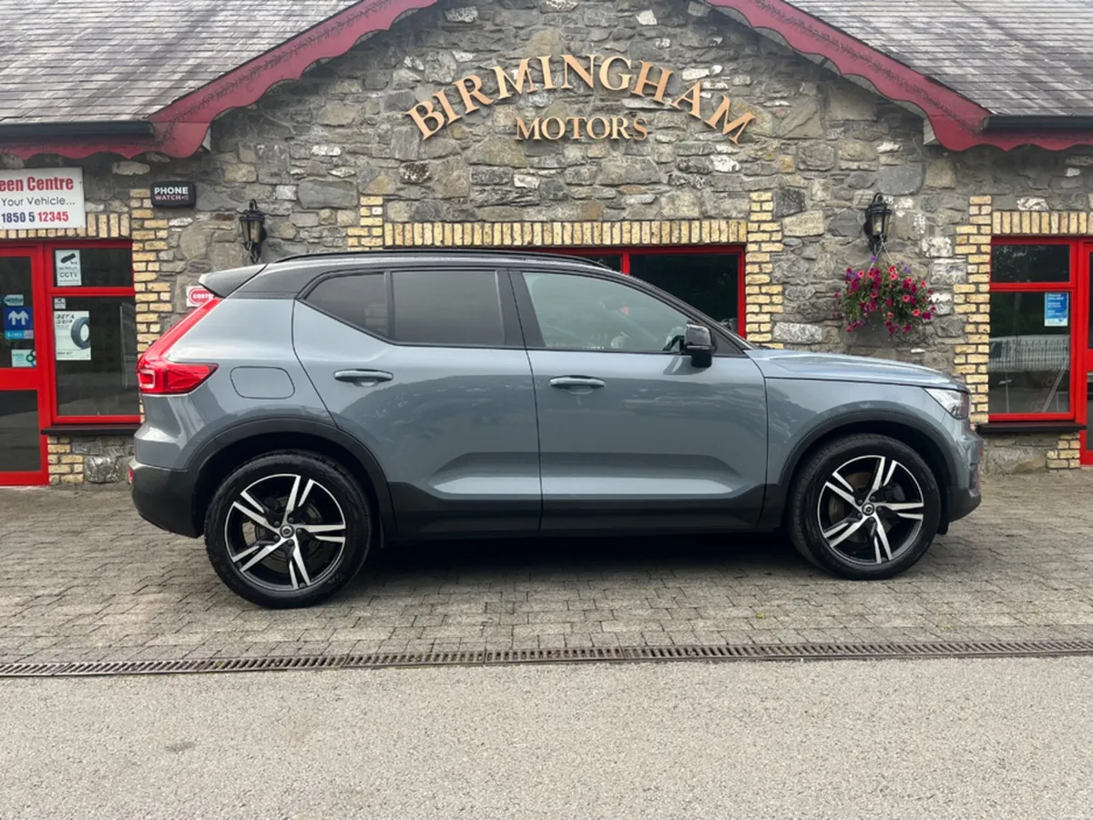 Volvo XC40 R-DESIGN T4 RECHARGE - Image 6