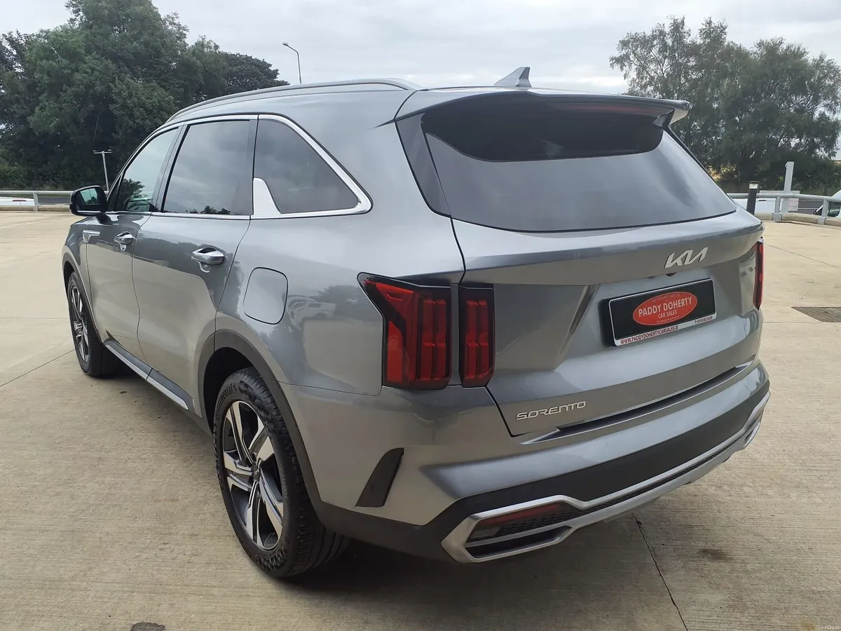 2023 Kia Sorento Diesel – 7-Seater Style & Space - Image 3
