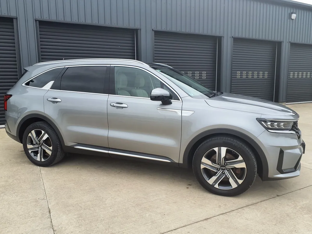 2023 Kia Sorento Diesel – 7-Seater Style & Space - Image 5