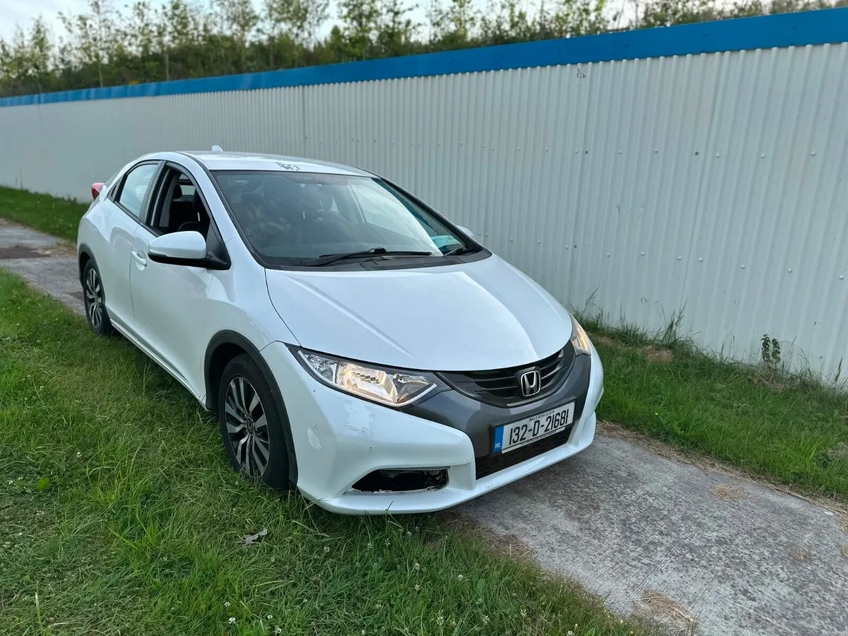 Honda Civic 2013 - Image 2