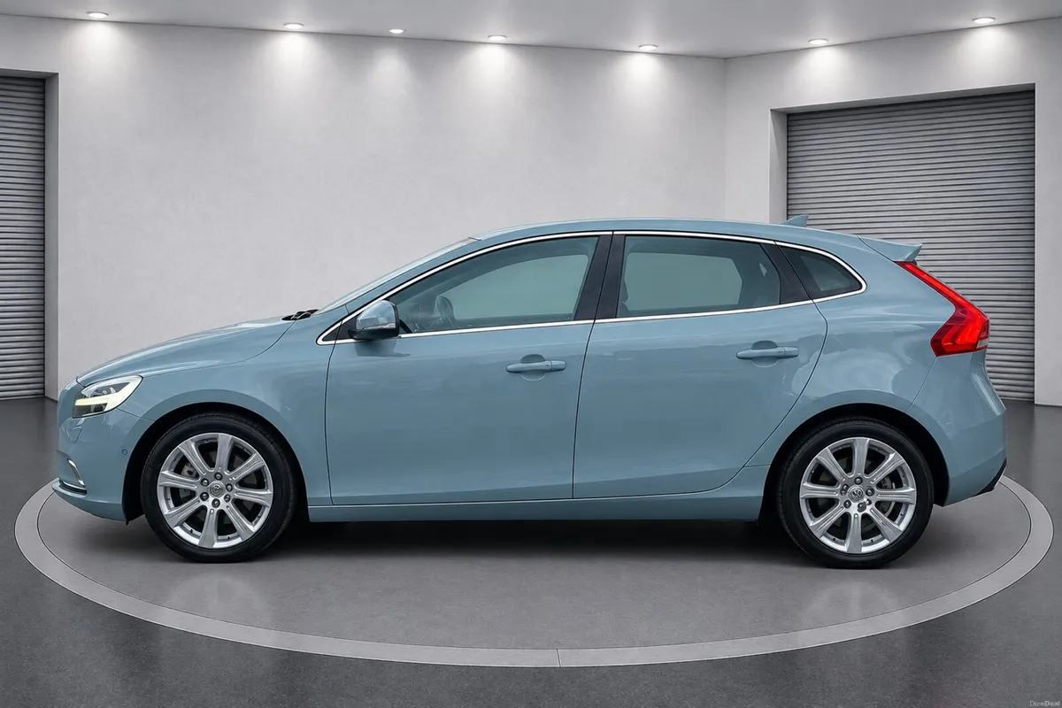 V40 D4. FRESH NCT 08/28 - Image 2