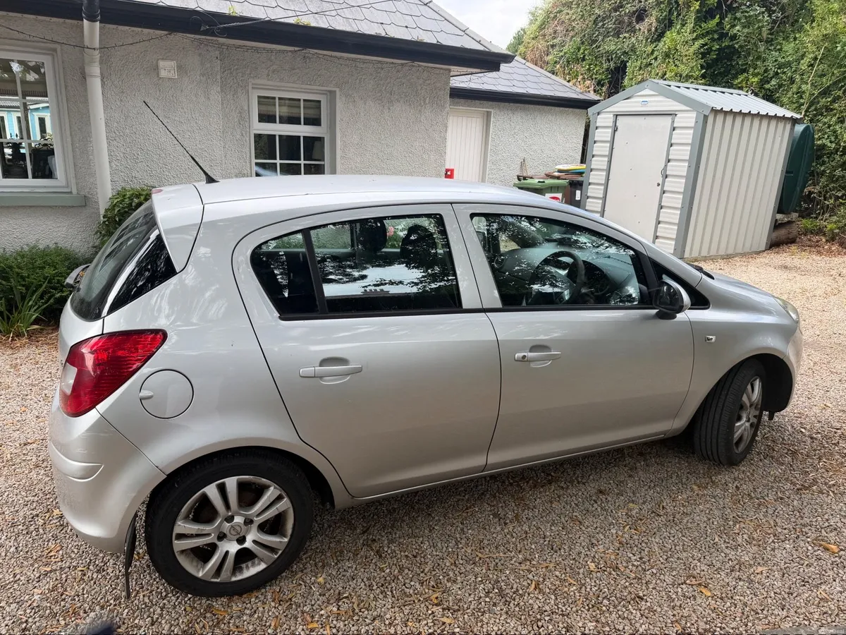 Opel Corsa 2010 - Image 2