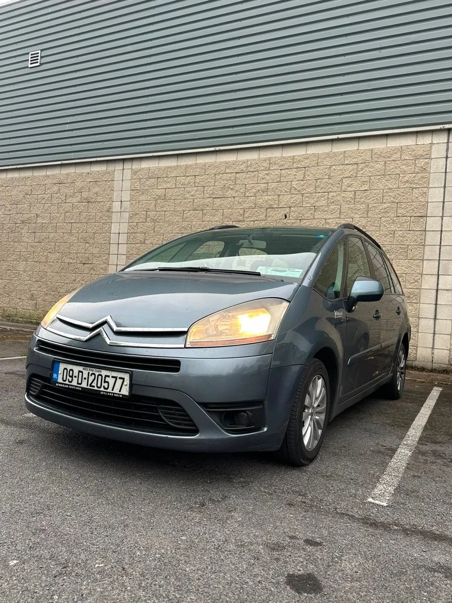 7 seater Citroen - Image 1