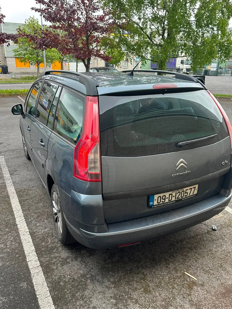 7 seater Citroen - Image 3