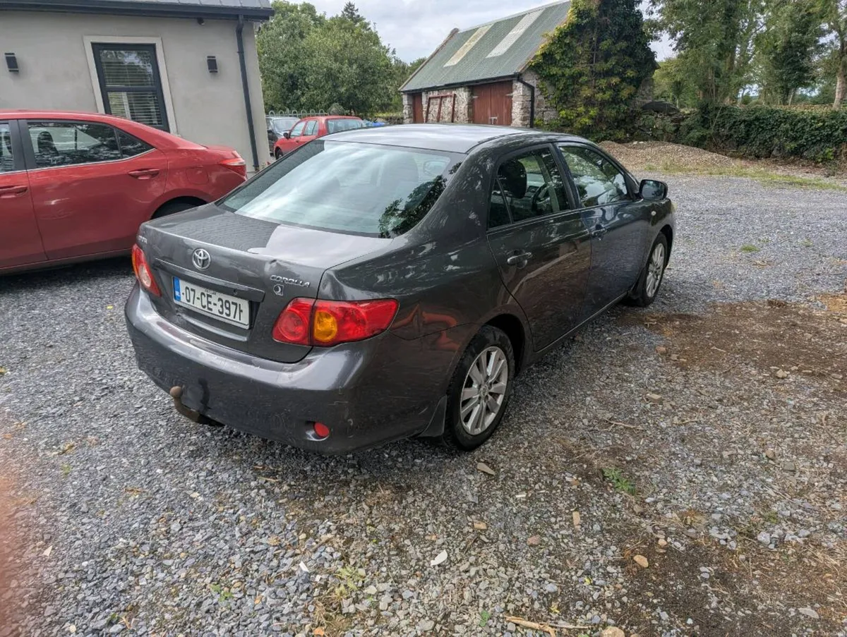 Toyota Corolla - Image 2