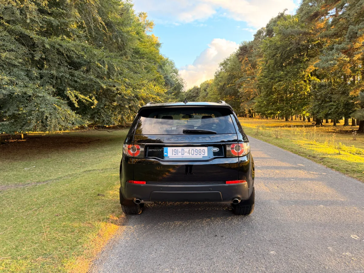 Land Rover Discovery Sport 7 Seater - Image 6