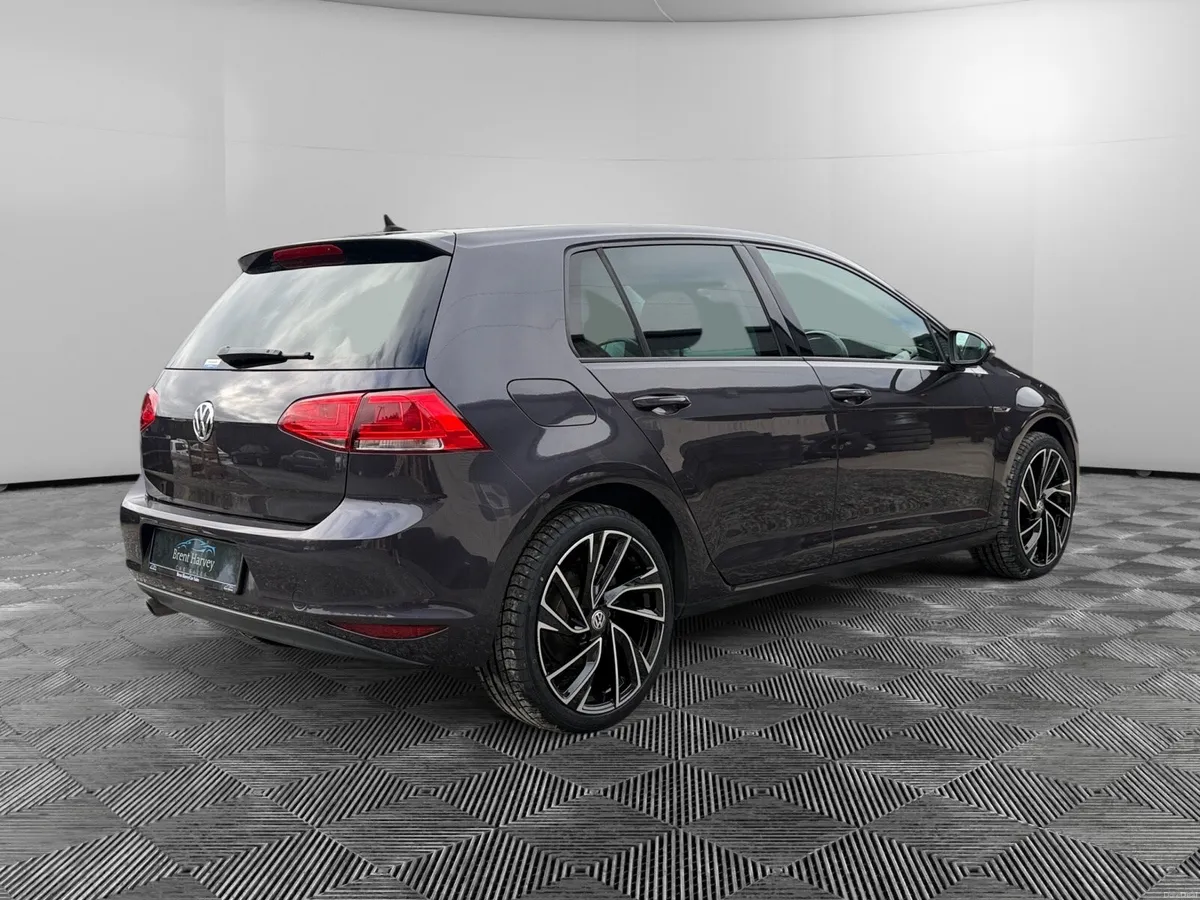 VW GOLF DSG *LOW KM* LOUNGE - Image 5