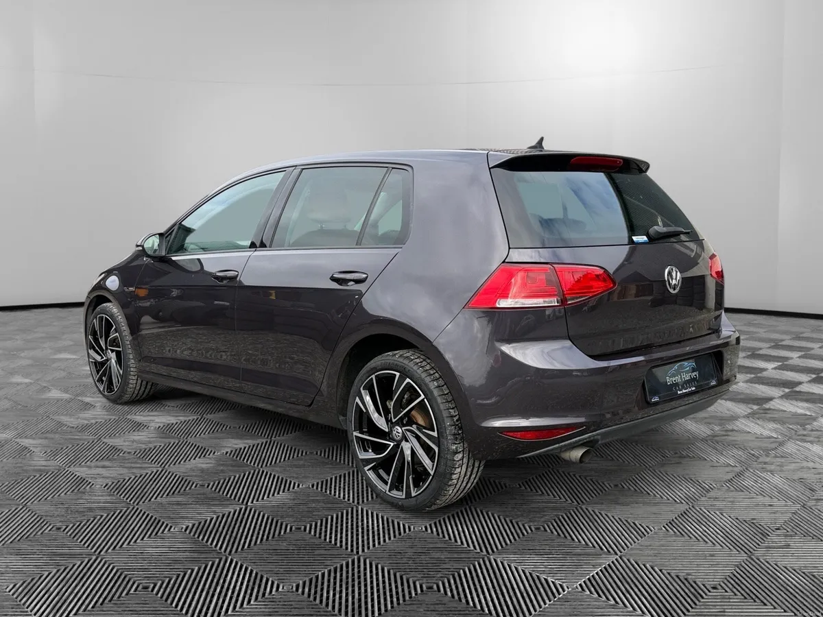 VW GOLF DSG *LOW KM* LOUNGE - Image 3