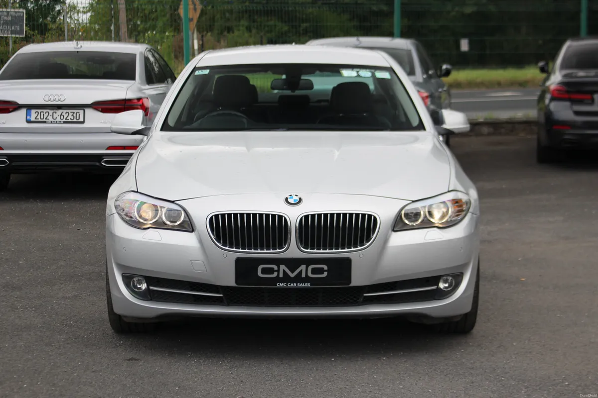 BMW 520D 5-Series 2013 AUTOMATIC SE - Image 2