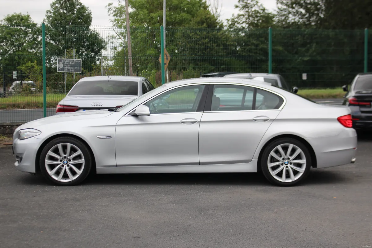 BMW 520D 5-Series 2013 AUTOMATIC SE - Image 4