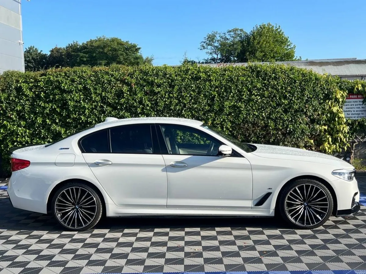 BMW 5-Series 530e M-SPORT COMPETITION 2.0 HYBRID A - Image 2