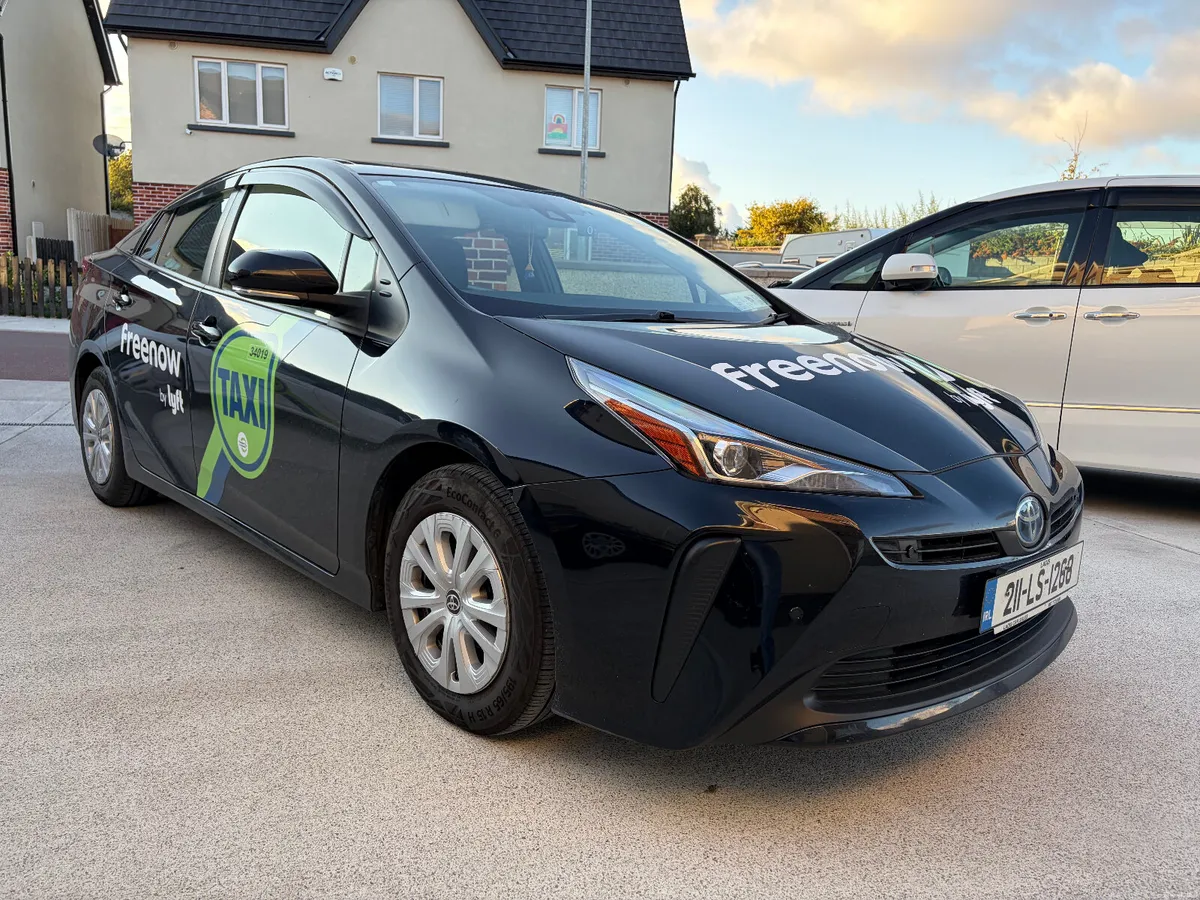 2021 TAXI READY Toyota Prius 1.8 hybrid autoamtic - Image 1