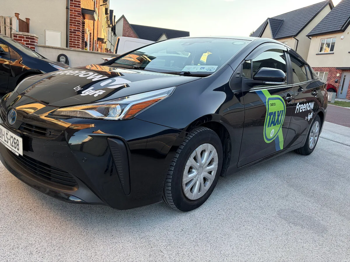 2021 TAXI READY Toyota Prius 1.8 hybrid autoamtic - Image 2