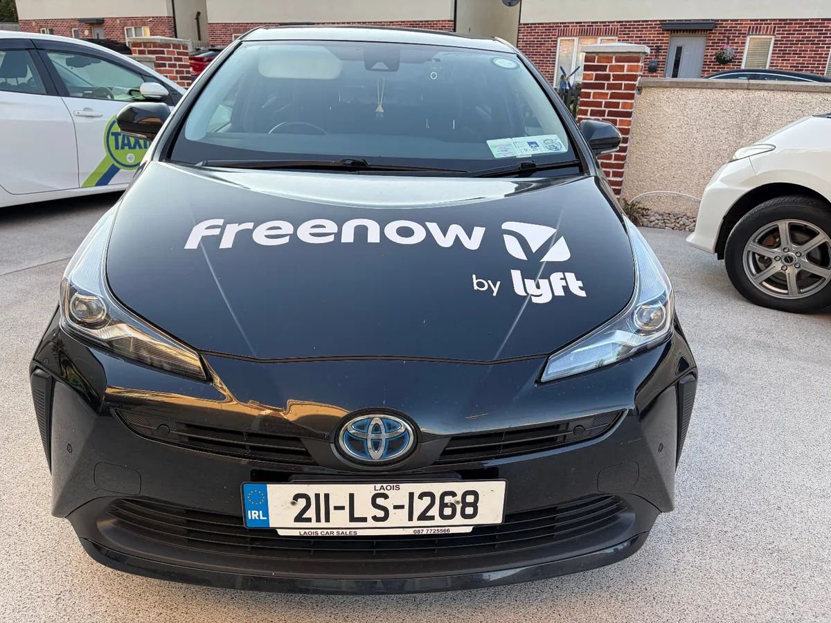 2021 TAXI READY Toyota Prius 1.8 hybrid autoamtic - Image 3