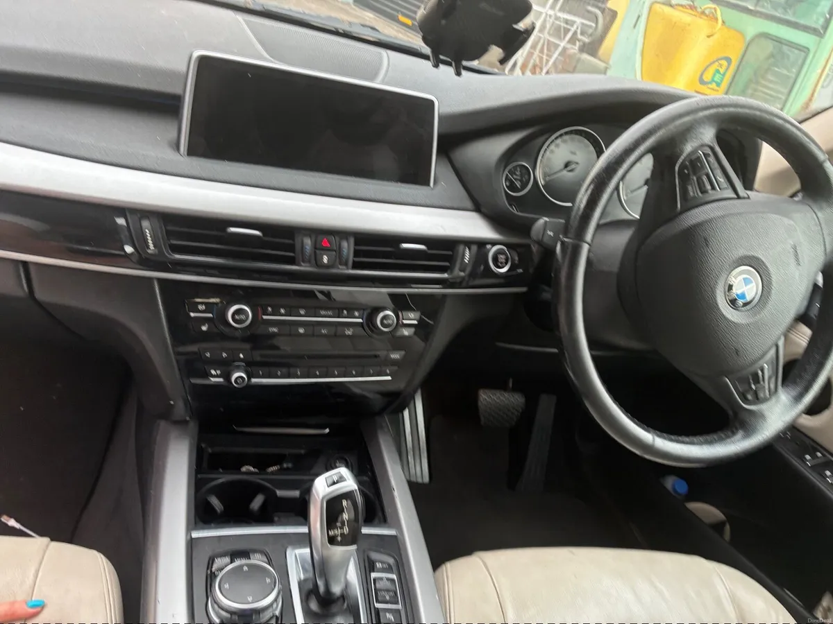 BMW X5 2015 - Image 2