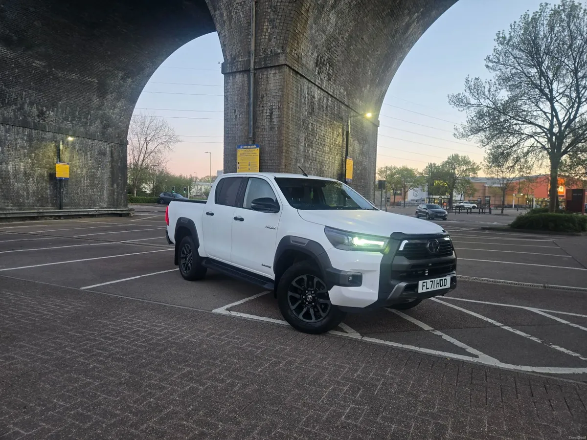 Toyota Hilux 2021 - Image 5