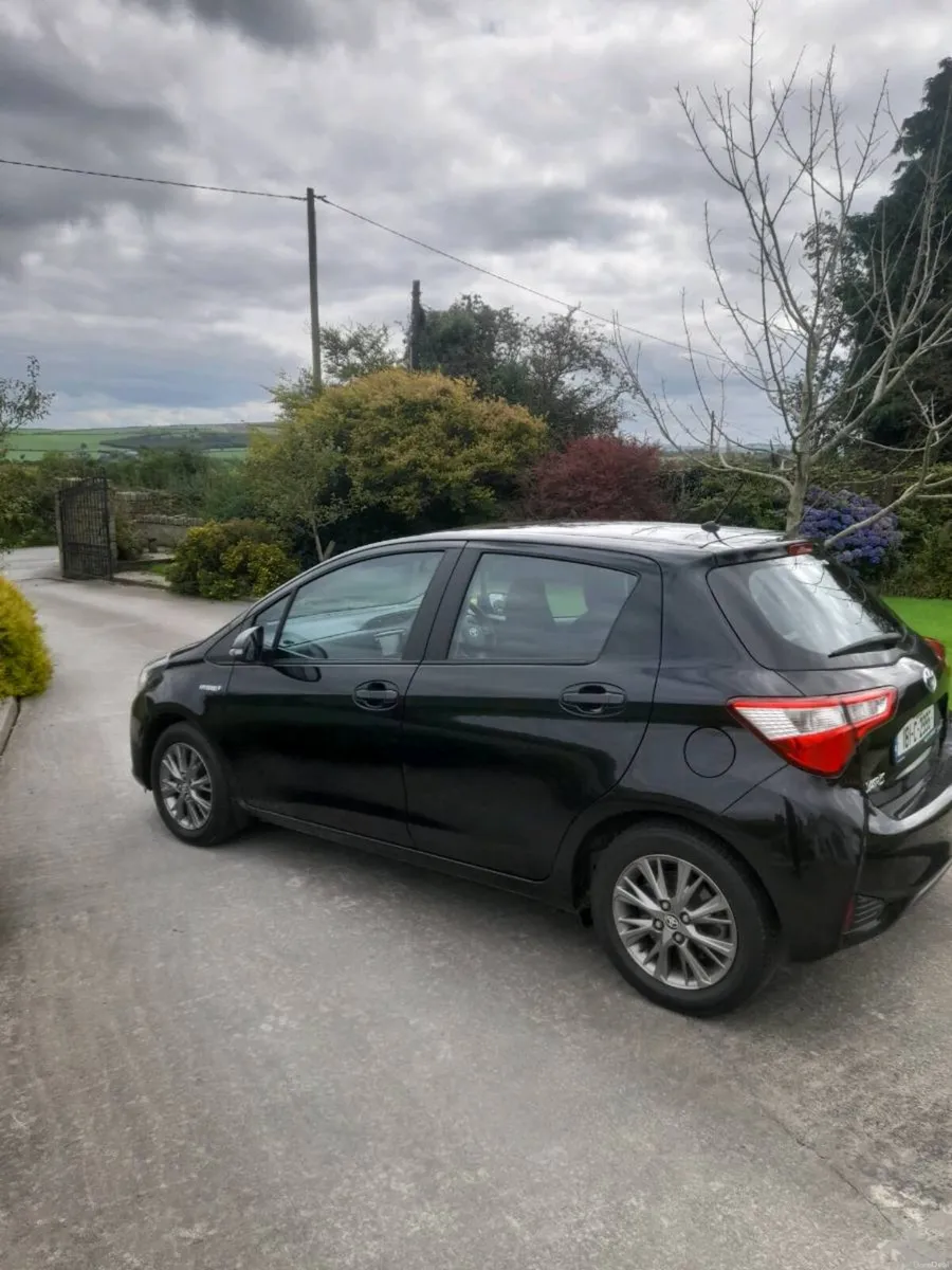 Toyota yaris 1.5 hybrid  automatic  181 - Image 2