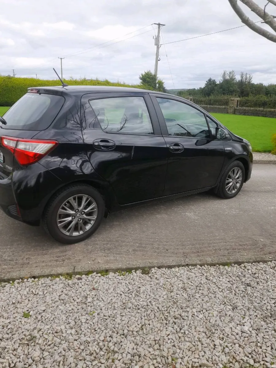 Toyota yaris 1.5 hybrid  automatic  181 - Image 3