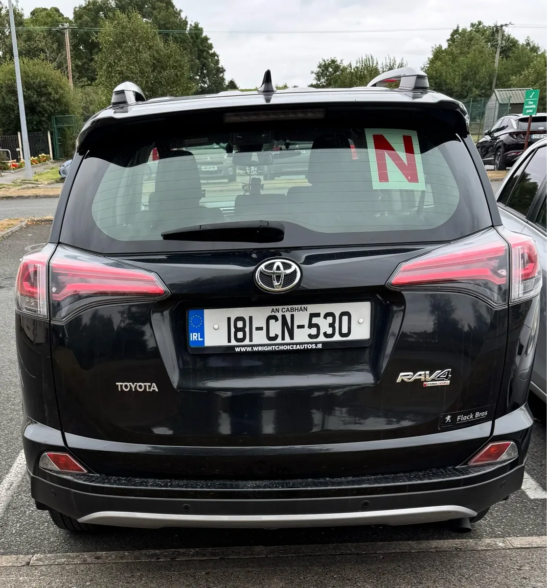 2018 Toyota RAV4 Excellent condition - Image 2