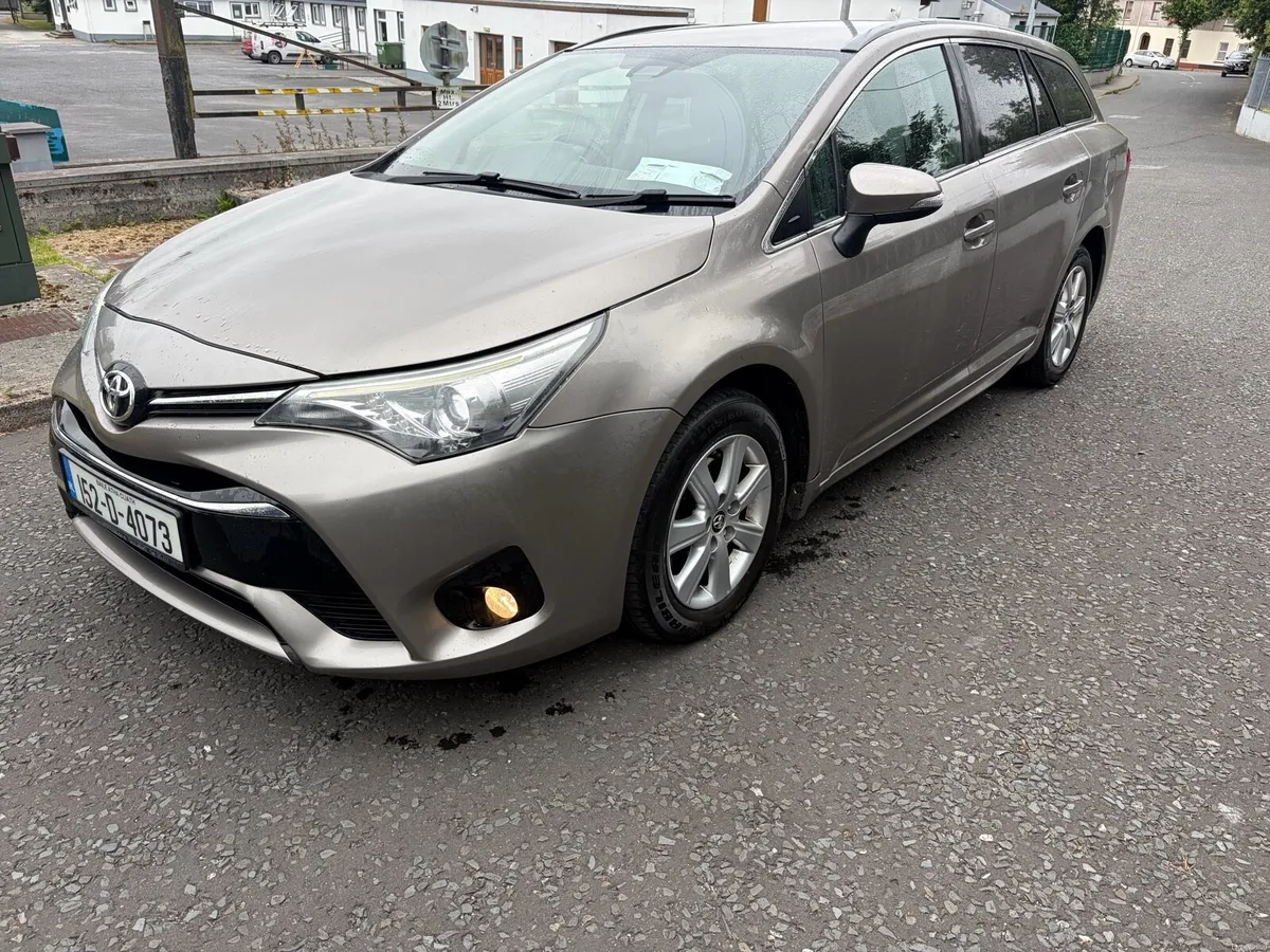 2015 TOYOTA AVENSIS ESTATE - Image 1