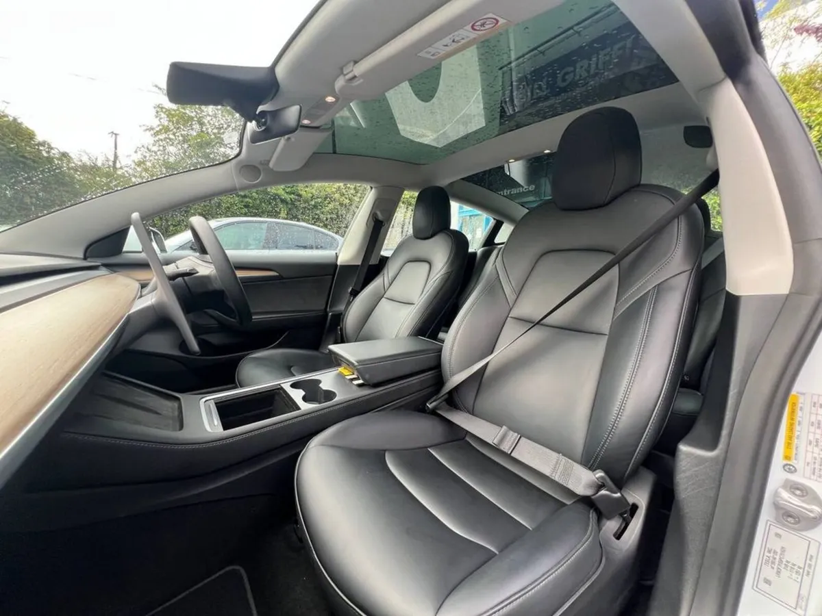 Tesla Model 3 MODEL 3 // PANORAMIC SUNROOF // TESL - Image 2