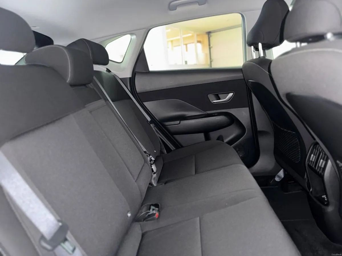 Hyundai KONA Kauai Hybrid Elegance 5DR Auto - Image 5