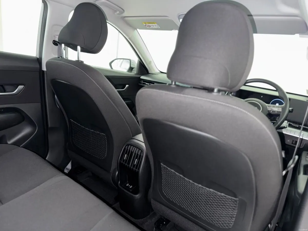 Hyundai KONA Kauai Hybrid Elegance 5DR Auto - Image 6