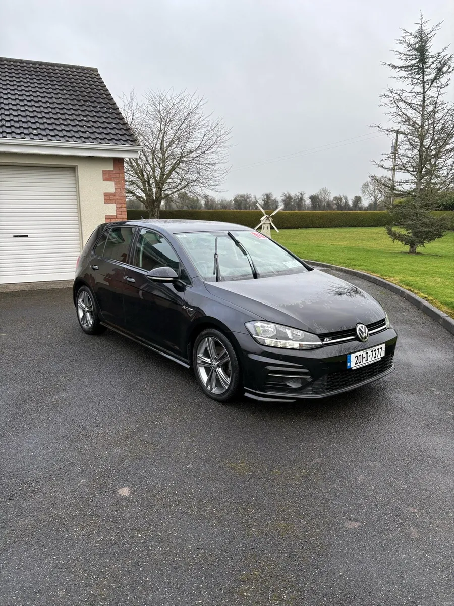 R-line Volkswagen Golf - Image 1