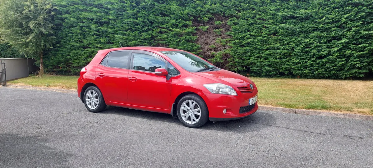 Toyota Auris 2012 Petrol - Image 1