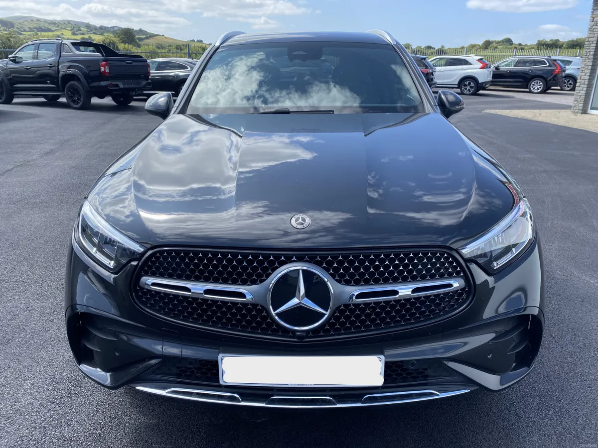2026 Mercedes-Benz GLC 300 AMG LINE DE 4MATIC - Image 2
