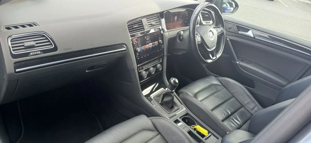 Volkswagen Golf Highline 1.6 TDI 115HP **FULL LEAT - Image 3