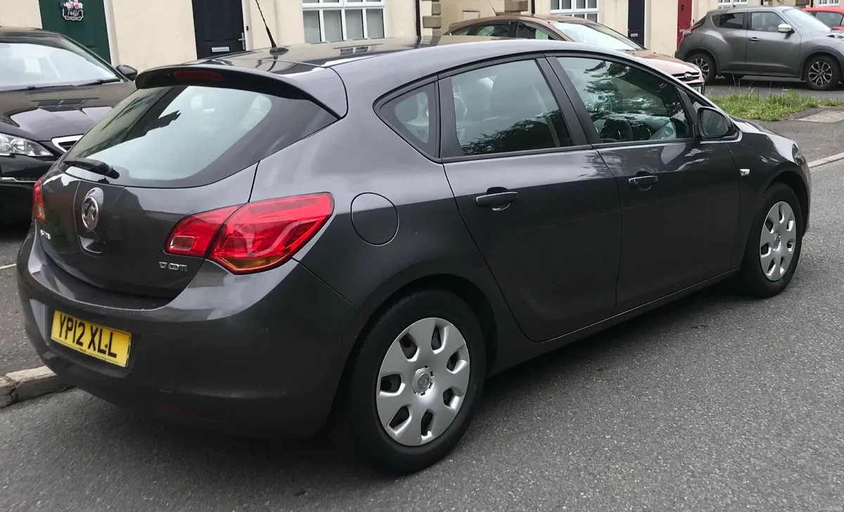 Vauxhall Astra 2012 - Image 1