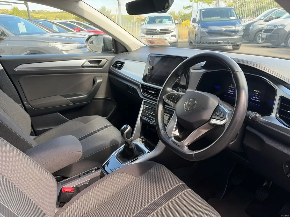 Volkswagen T-Roc Life 2.0 TDI 116HP - Image 6