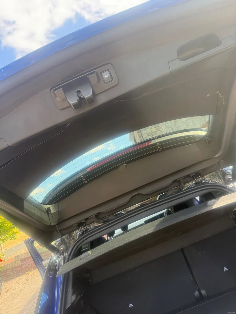 Renault Austral Iconic Esprit Alpine E 2024 - Image 3