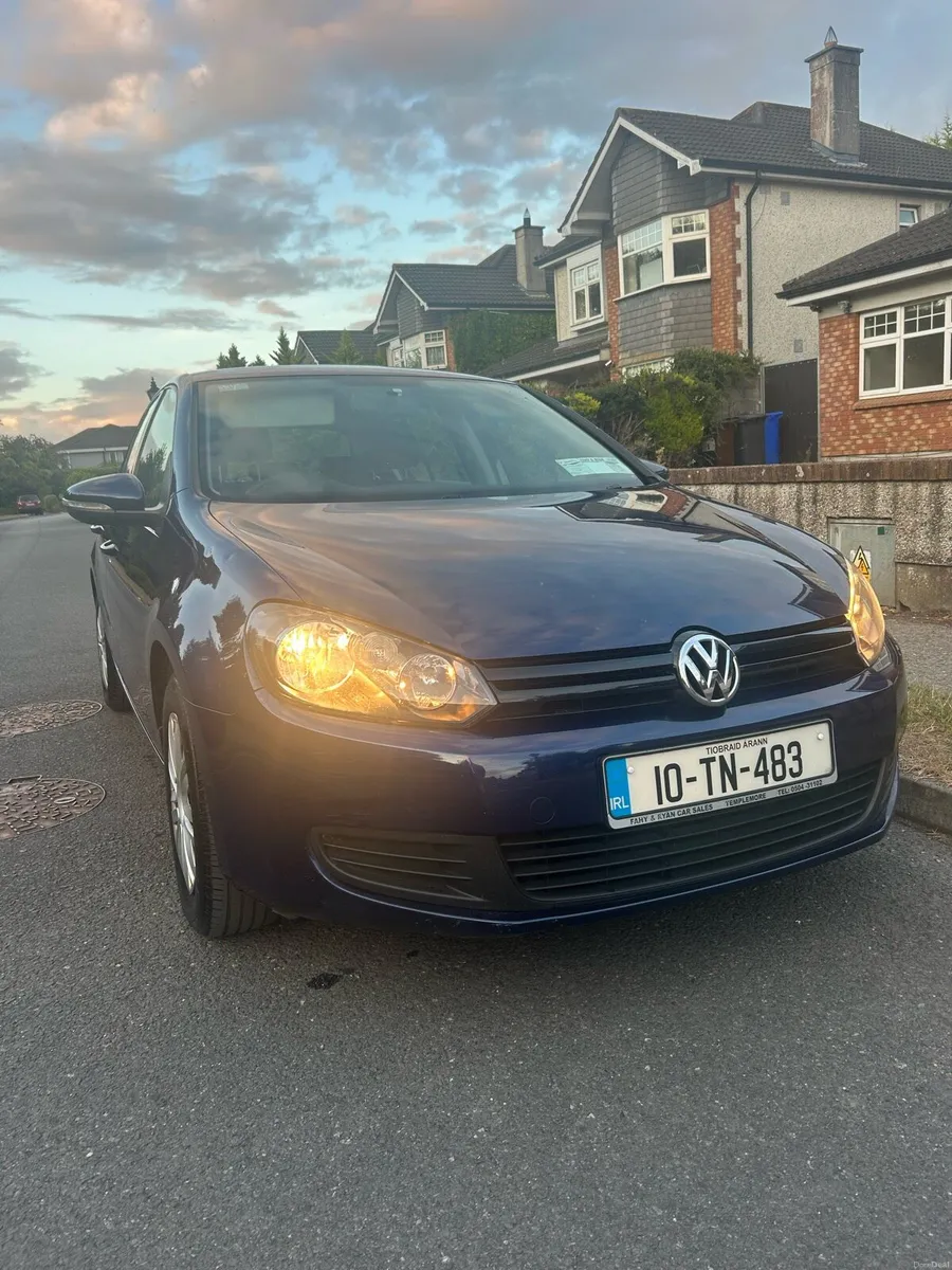 2010 Volkswagen Golf - Image 1