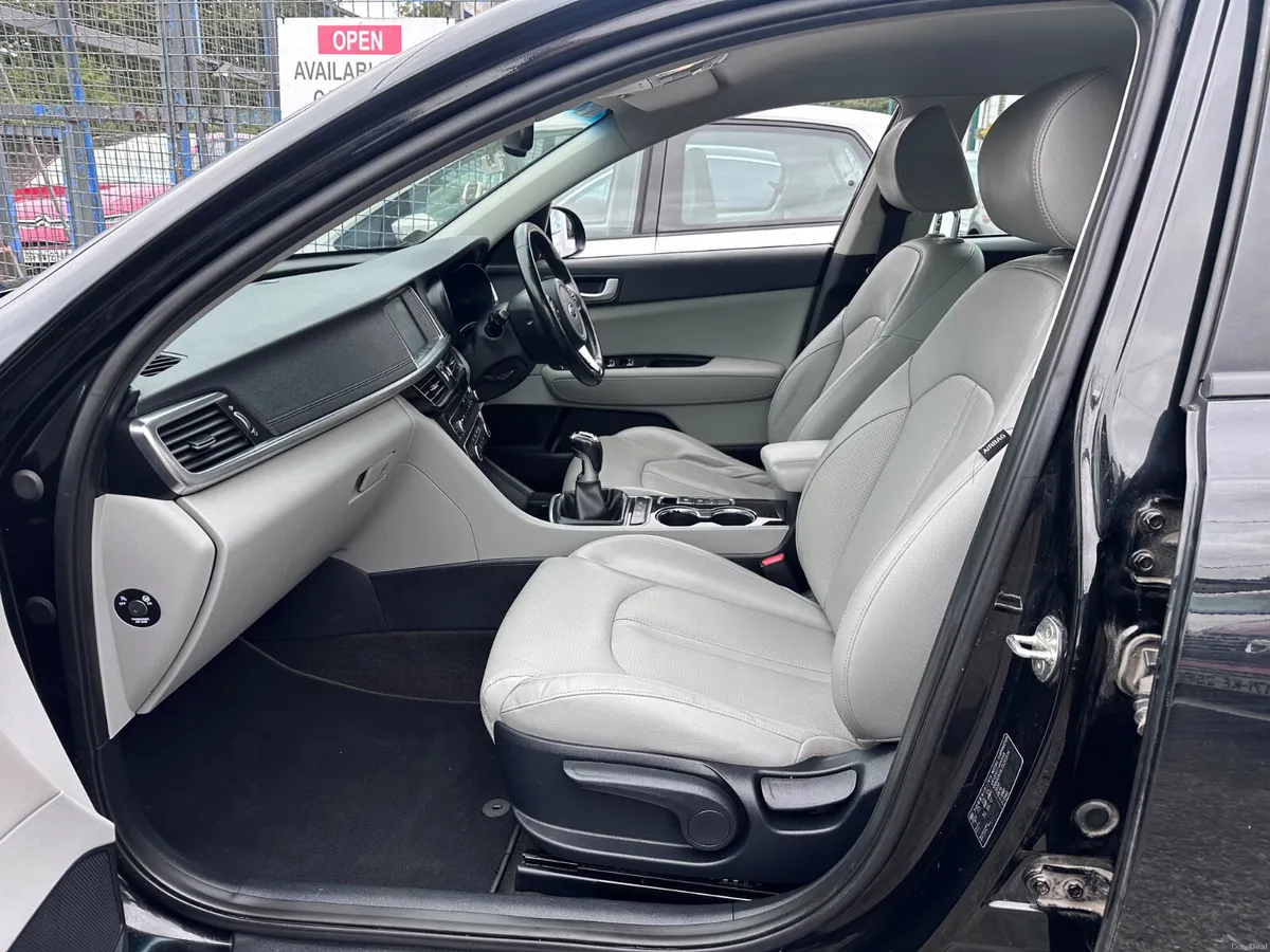 Kia Optima 2019 PLATINUM - Image 2