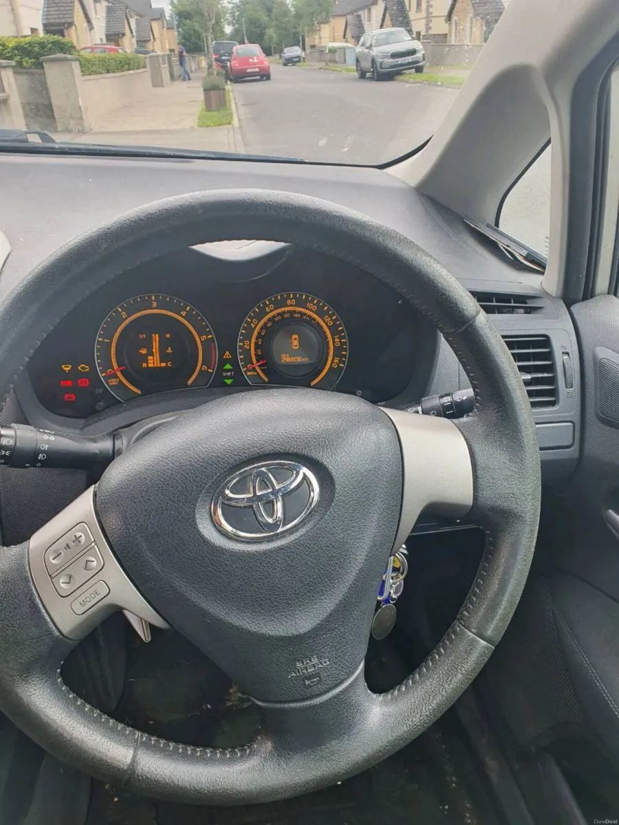 09 toyota auris 1.4 diesel - Image 2