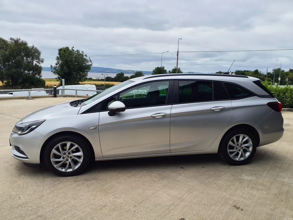 2019 Vauxhall Astra 1.6 CDTi Tech Line Nav Estate - Image 3