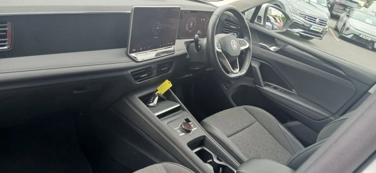 Volkswagen Tiguan Launch Edition 2.0 TDI 150HP DSG - Image 3