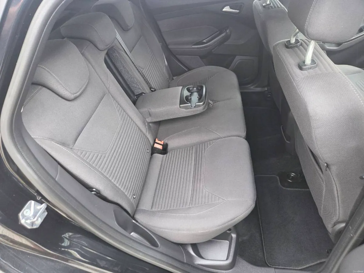 Very Low Mileage Ford Focus Titanium 1.6 TDCi - Image 6