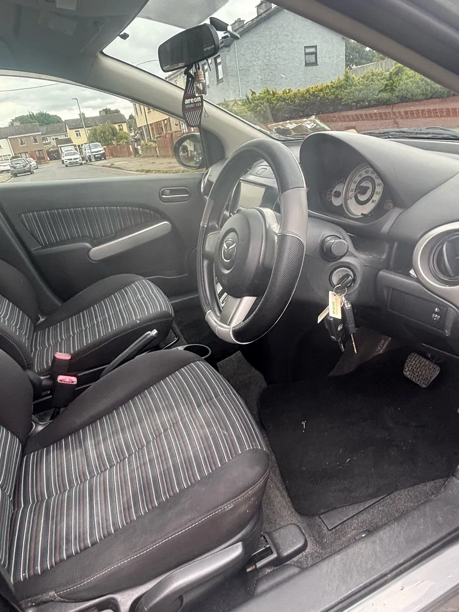 Mazda demio automatic - Image 4