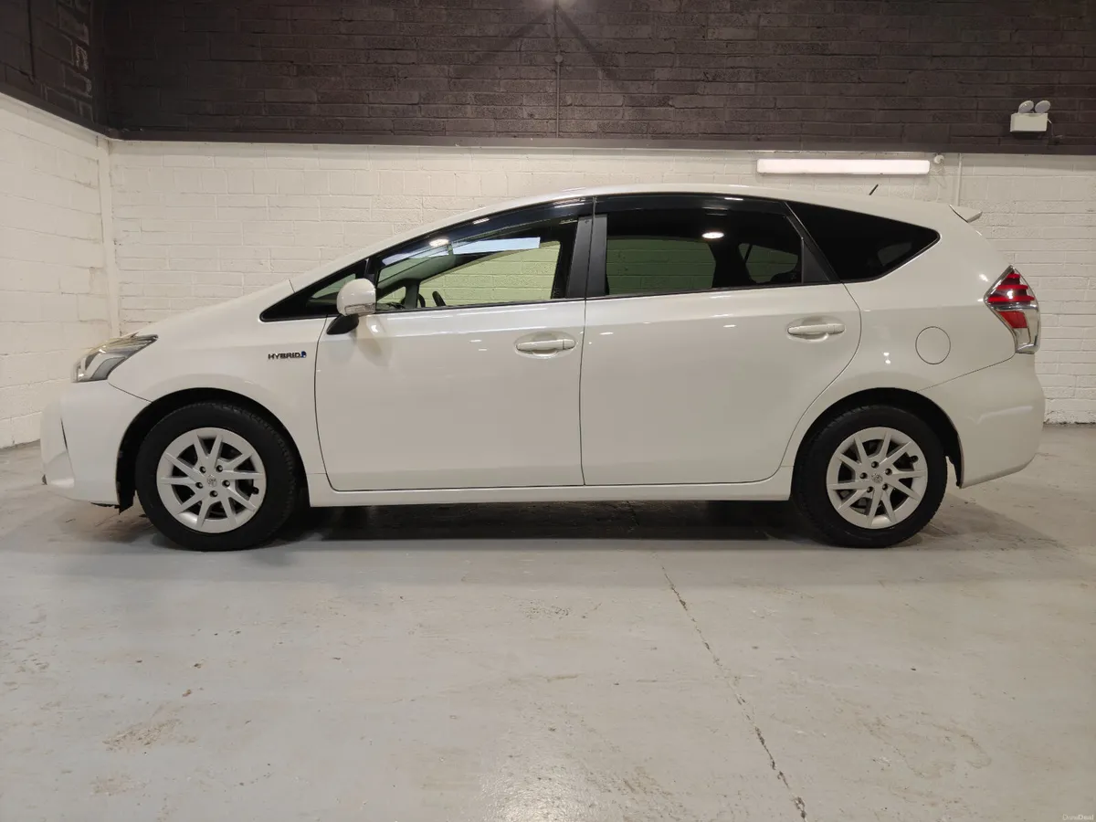2017 TOYOTA PRIUS AUTOMATIC HYBRID ESTATE - Image 4