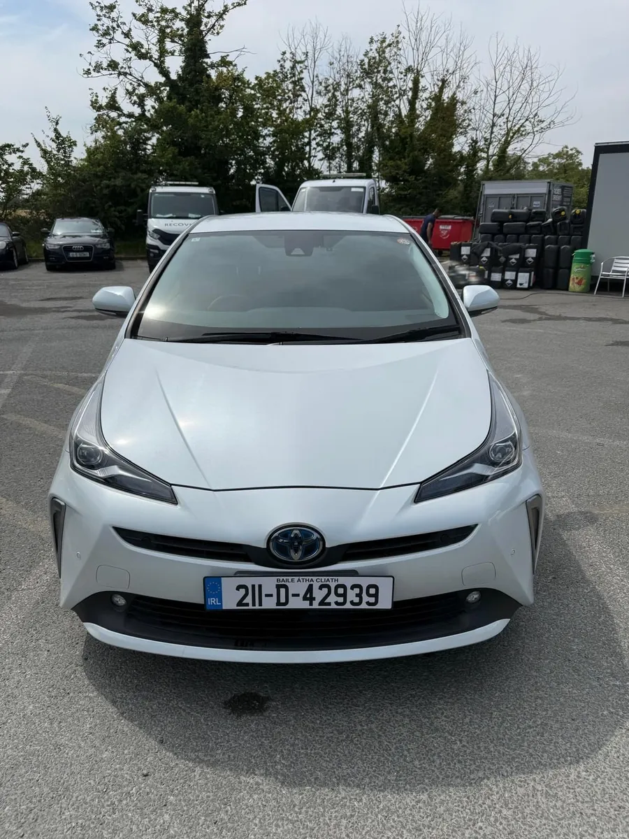 Toyota Prius 1.8 HYBRID AUTOMATIC - Image 1