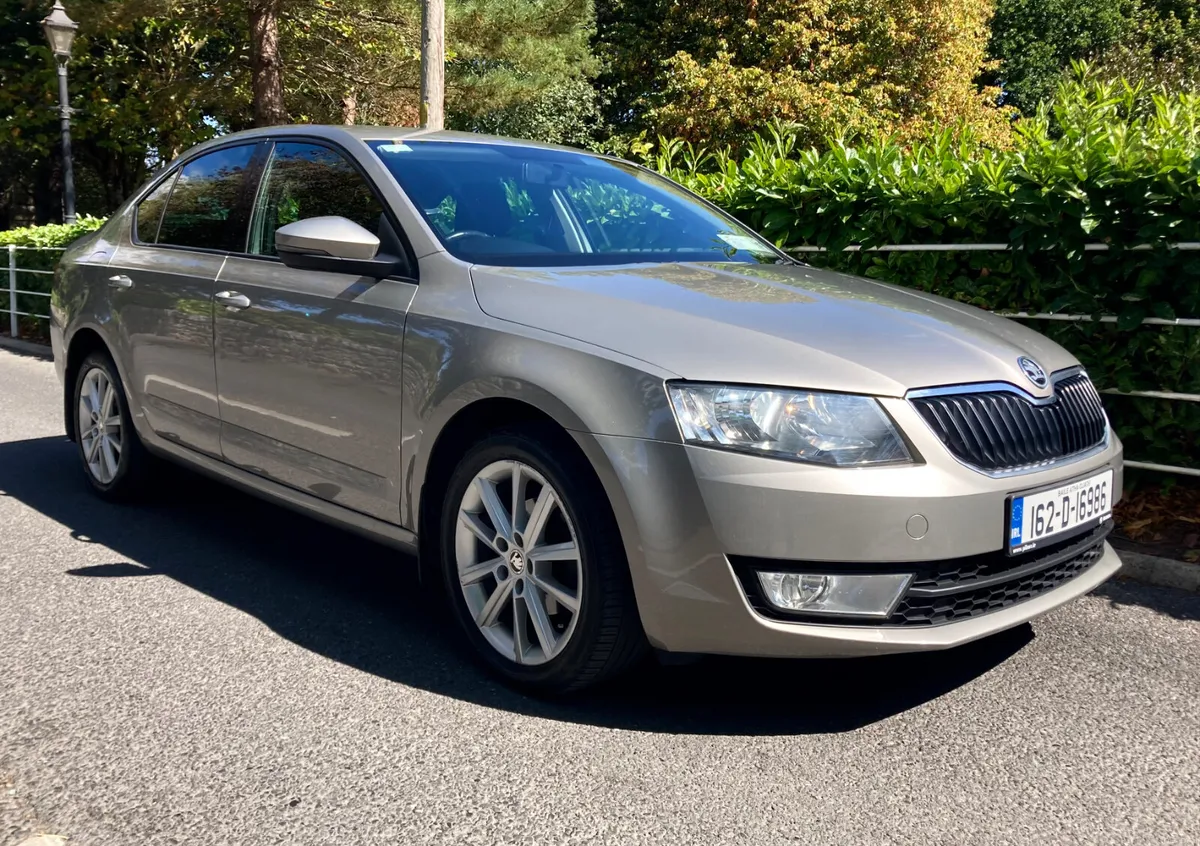 Skoda Octavia 1.6 Tdi Deluxe SE Edition Pristine - Image 2