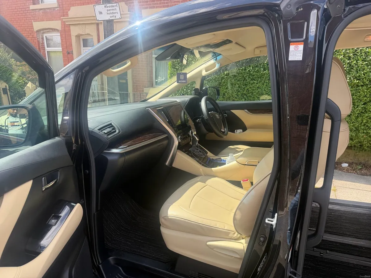 Toyota Alphard - Image 2