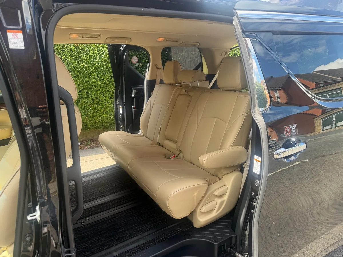 Toyota Alphard - Image 3