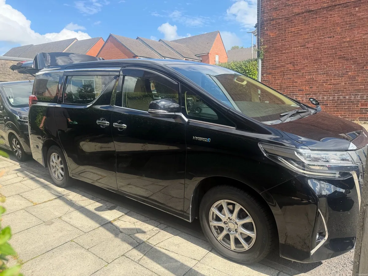 Toyota Alphard - Image 5