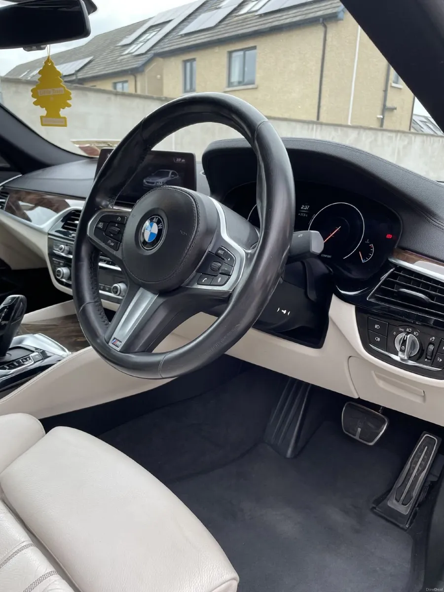 BMW 5-Series 2019 - Image 6